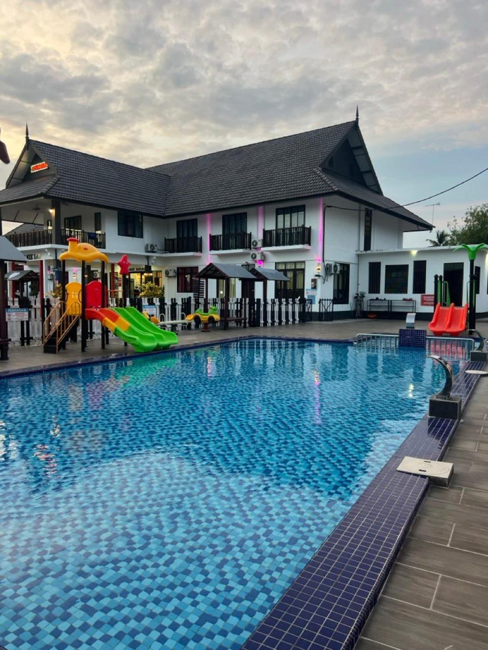 Villa Wanie Inn Setiu Exterior foto